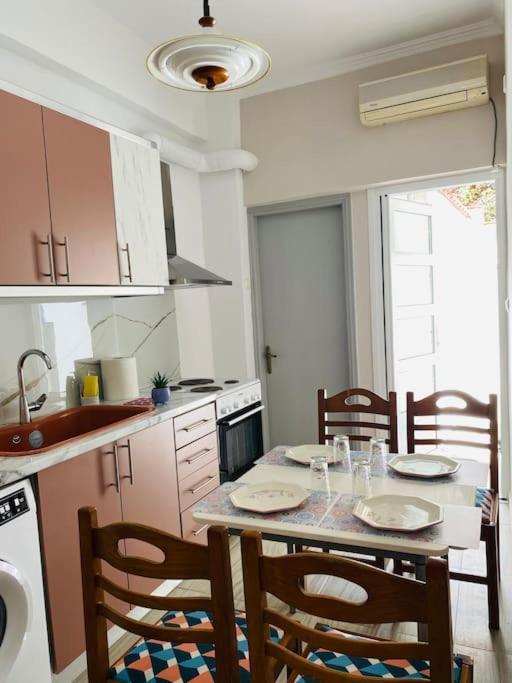 Апартаменты Modern 2Br Near Centre -5Min Wlk Патра Экстерьер фото