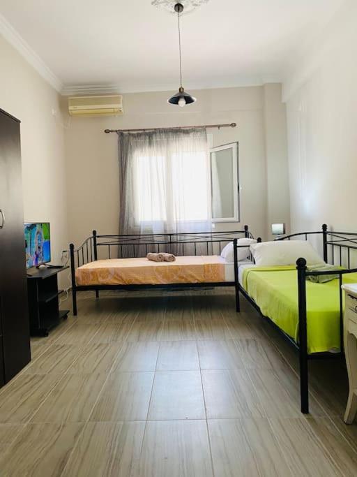 Апартаменты Modern 2Br Near Centre -5Min Wlk Патра Экстерьер фото
